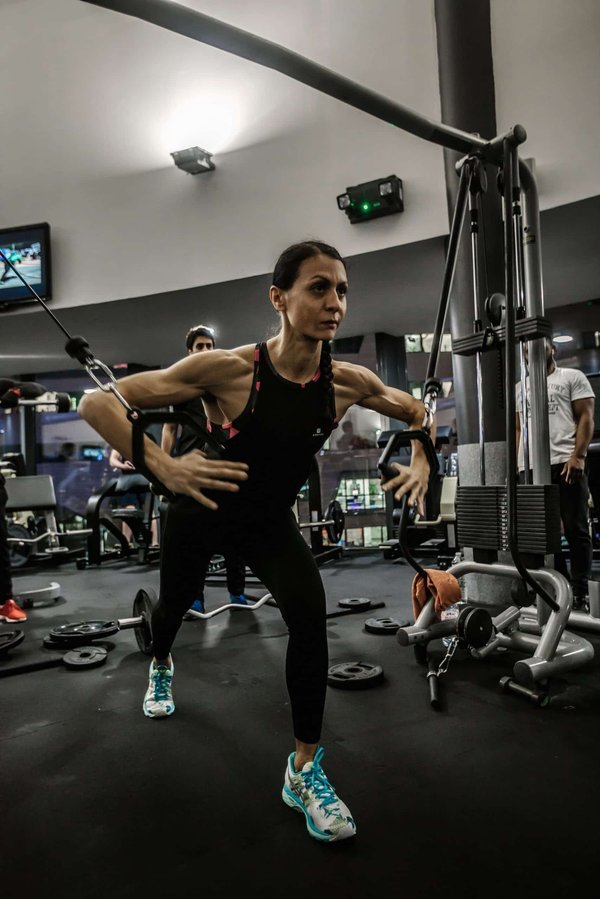 Quels sont les exercices de gym douce recommandés pour les femmes enceintes au troisième trimestre ?