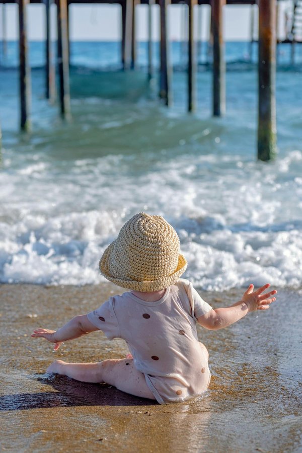 Maillot de bain anti UV bébé : protection solaire upf 50+